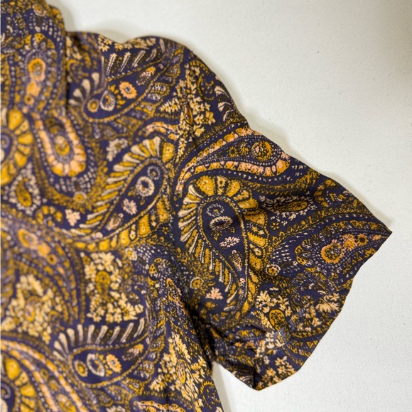 Urban Outfitters Paisley Pattern Short Sleeve Button Down Crop Top Size XS - Picture 3 of 7